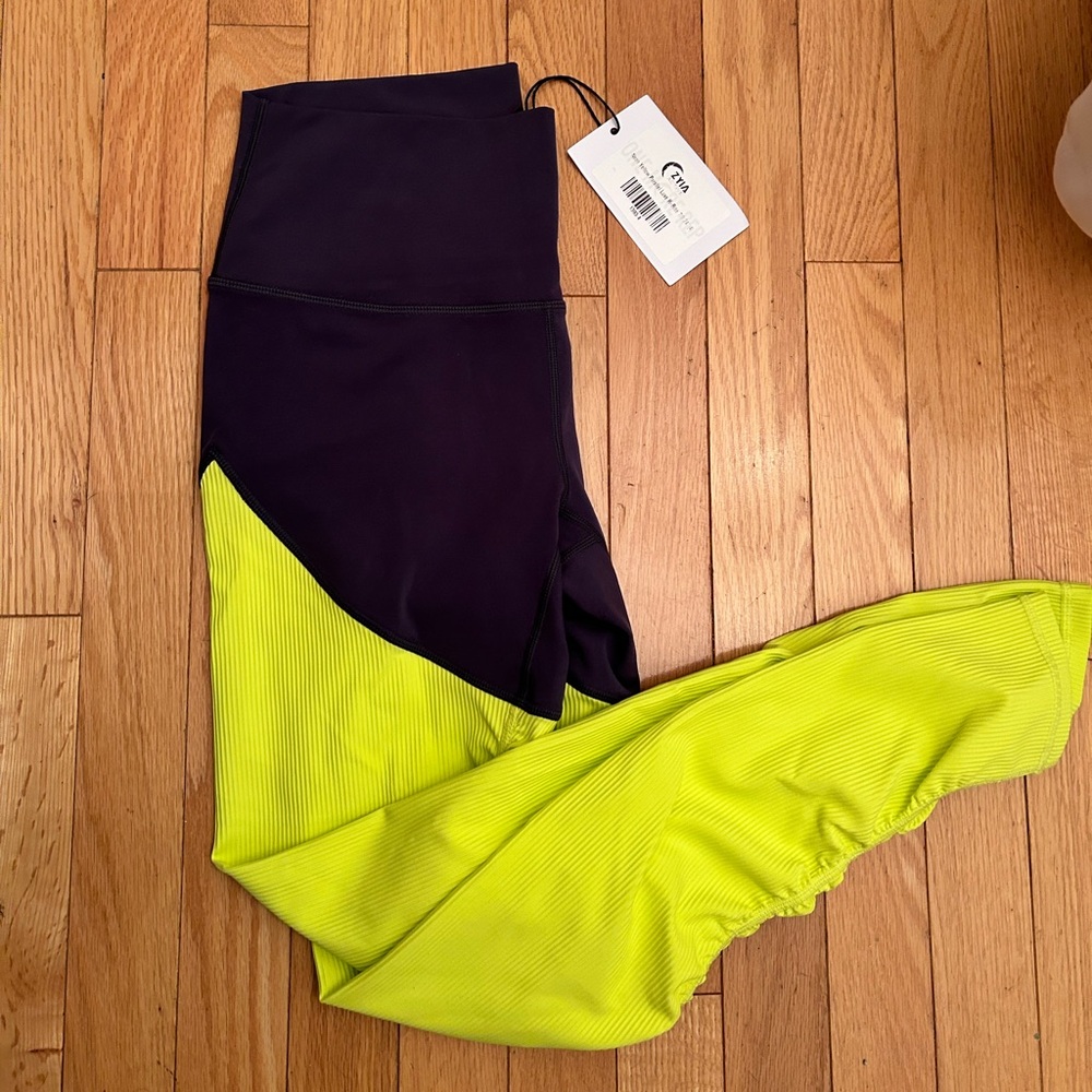 Zyia leggings